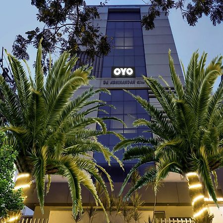 Collection O Golden Gate Hotel Hyderabad Exterior photo
