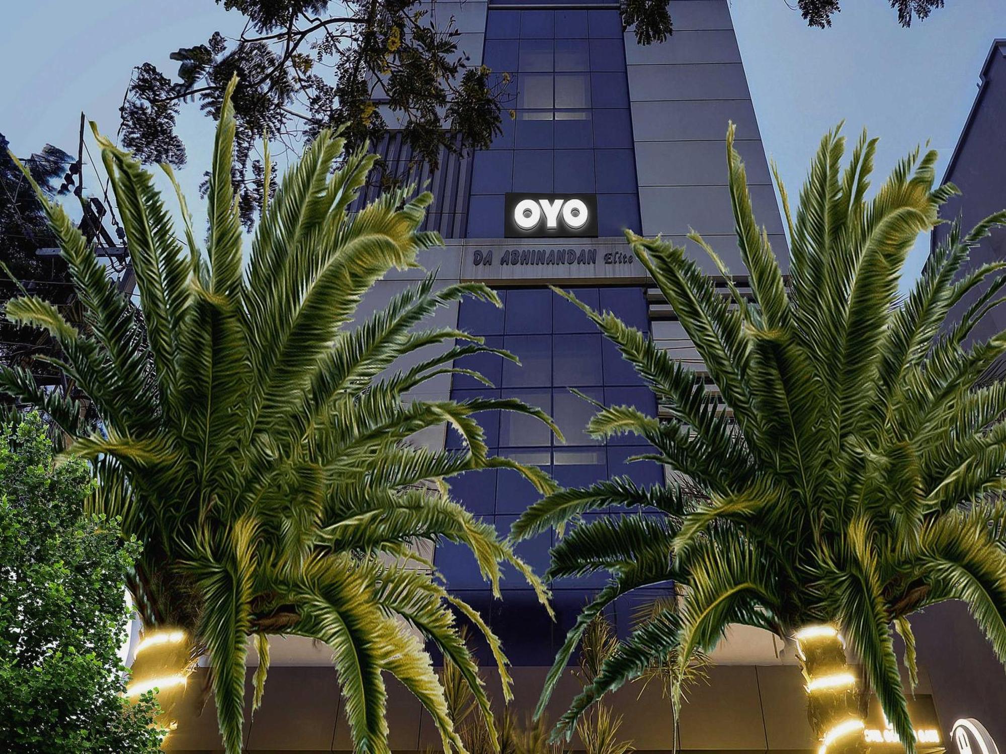 Collection O Golden Gate Hotel Hyderabad Exterior photo