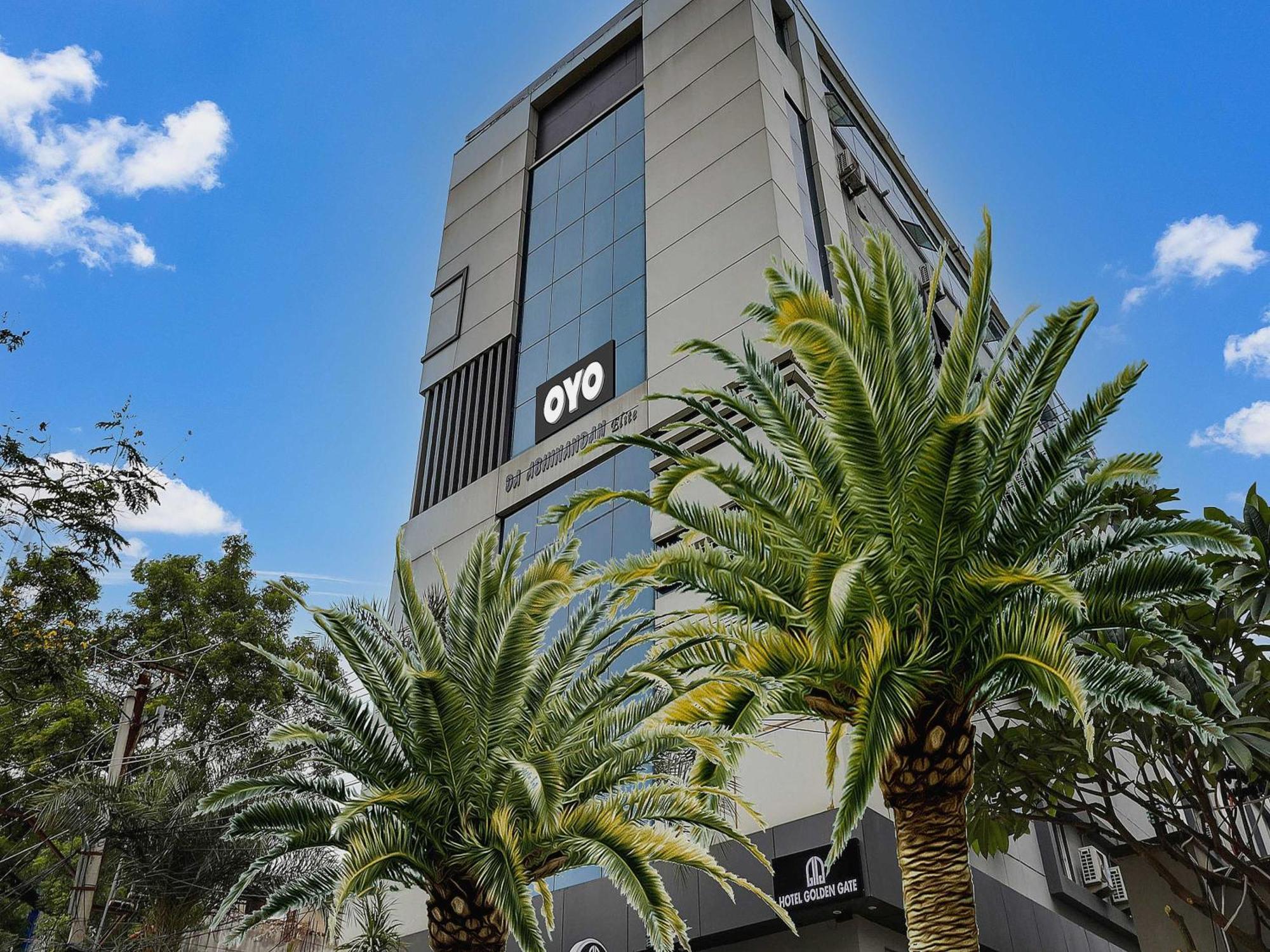Collection O Golden Gate Hotel Hyderabad Exterior photo