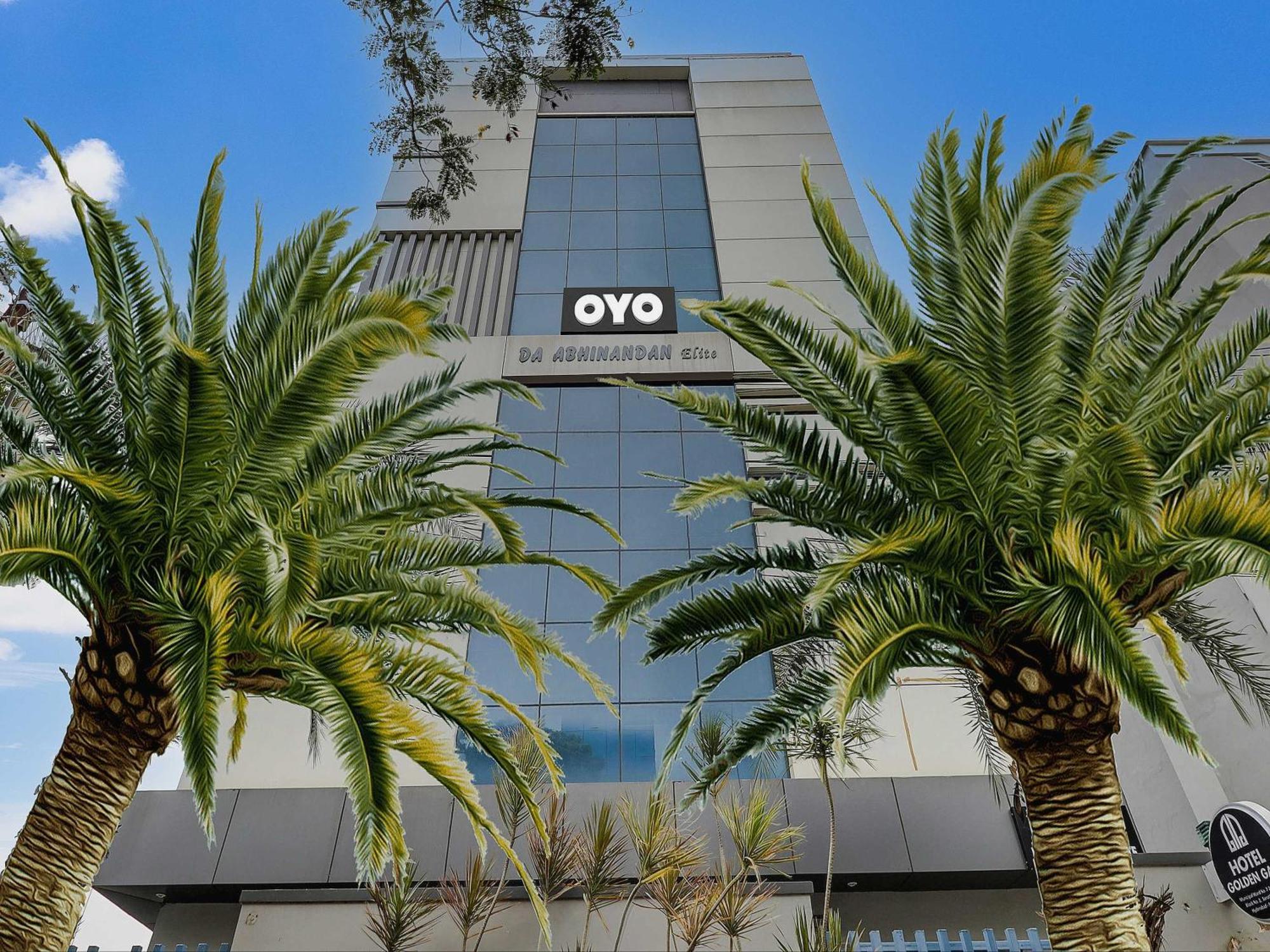 Collection O Golden Gate Hotel Hyderabad Exterior photo