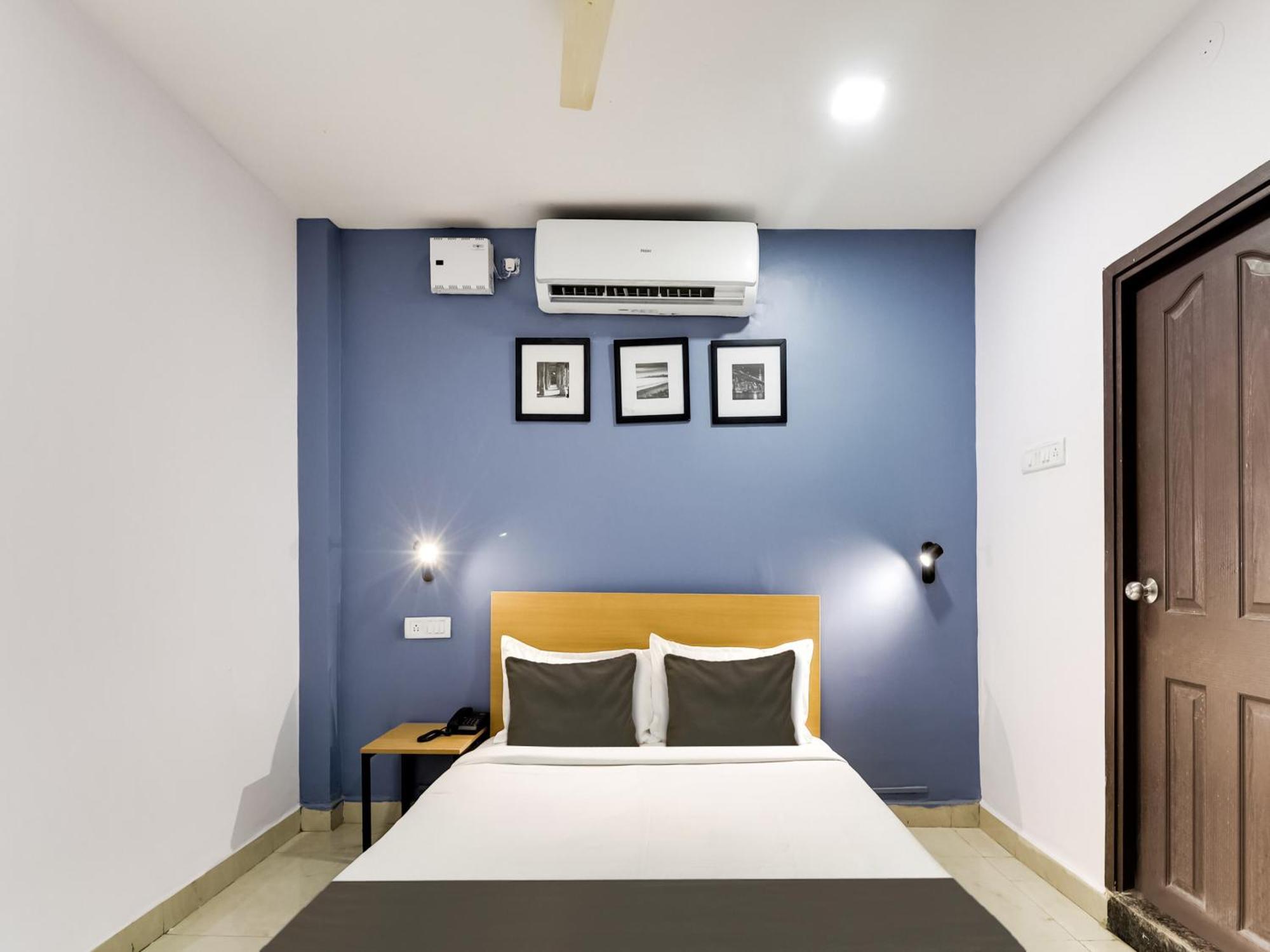 Collection O Golden Gate Hotel Hyderabad Exterior photo