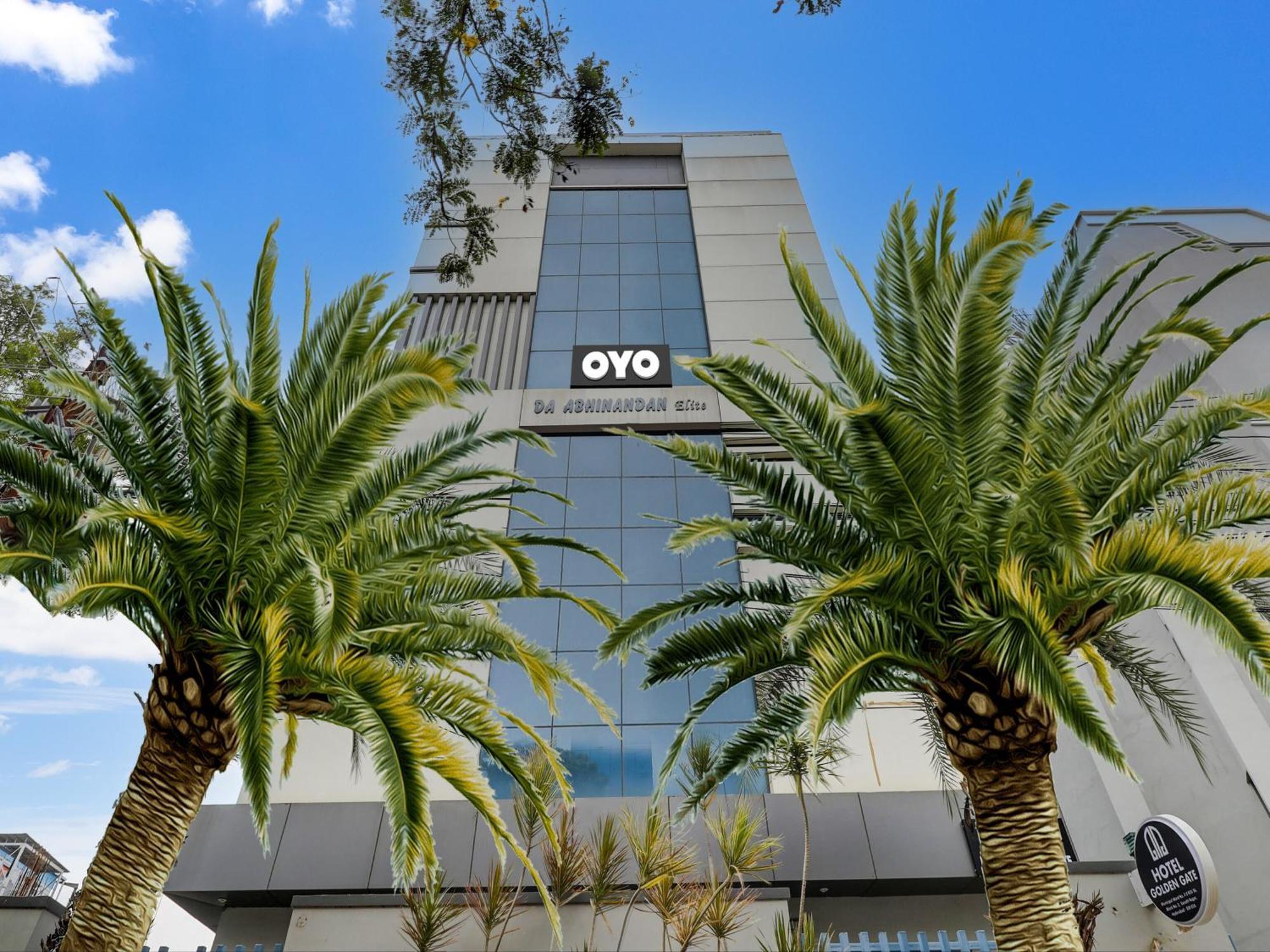 Collection O Golden Gate Hotel Hyderabad Exterior photo